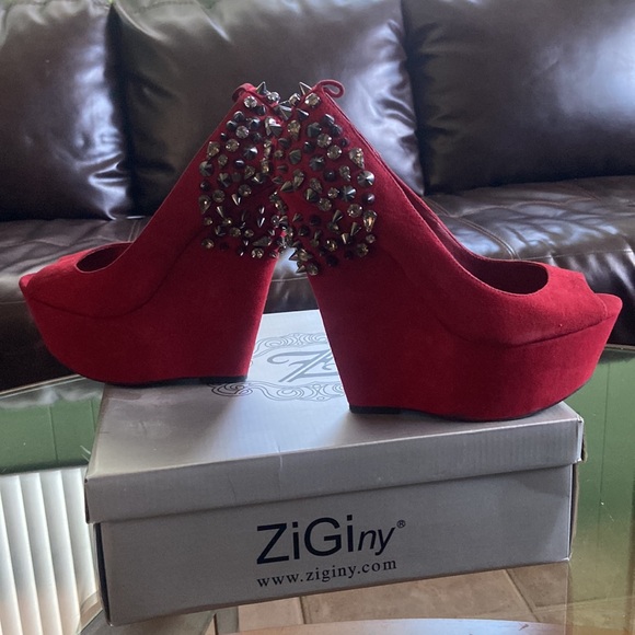 6” studded wedges - Picture 5 of 8